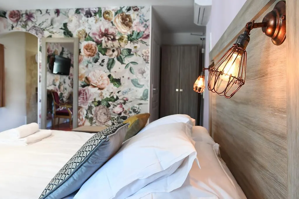 La Margelle Hotel Pernes-les-Fontaines 3*,